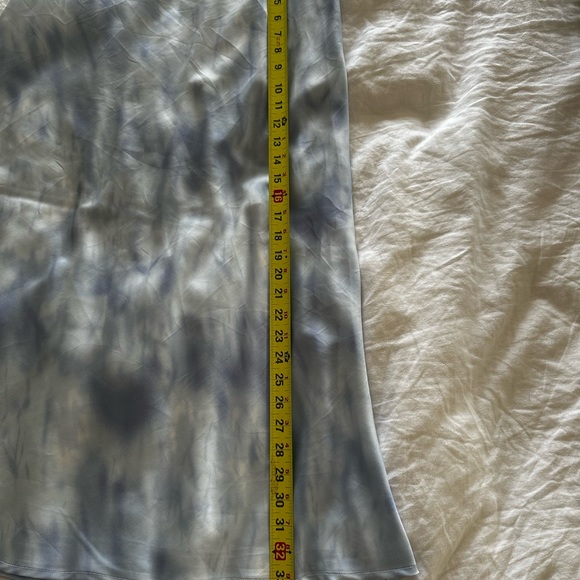 Black Tape satin sky blue skirt elastic waist - Picture 4 of 5